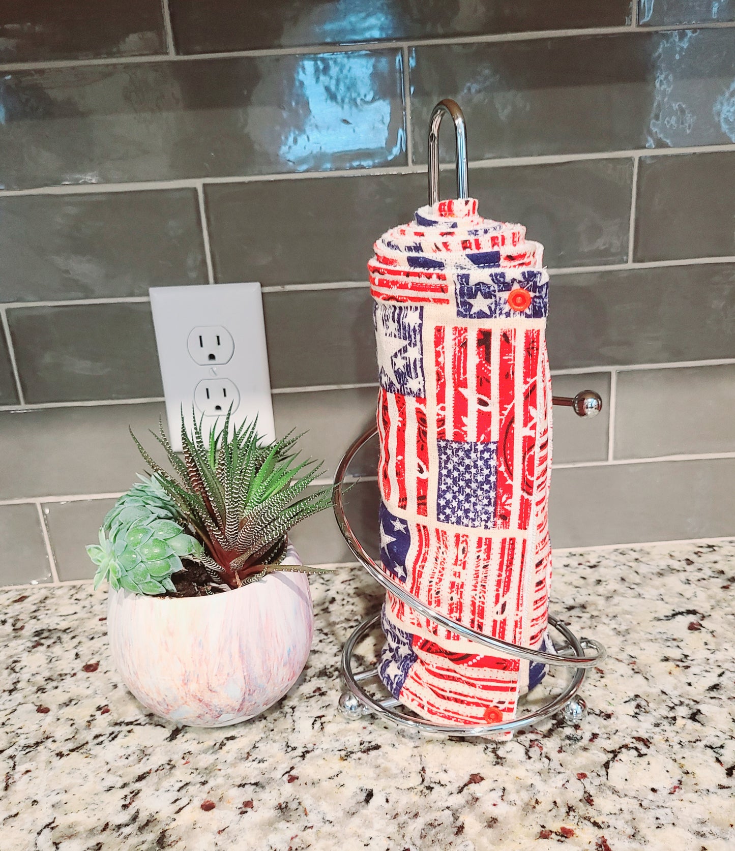 Paperless Towel: Patriotic Flag on Red