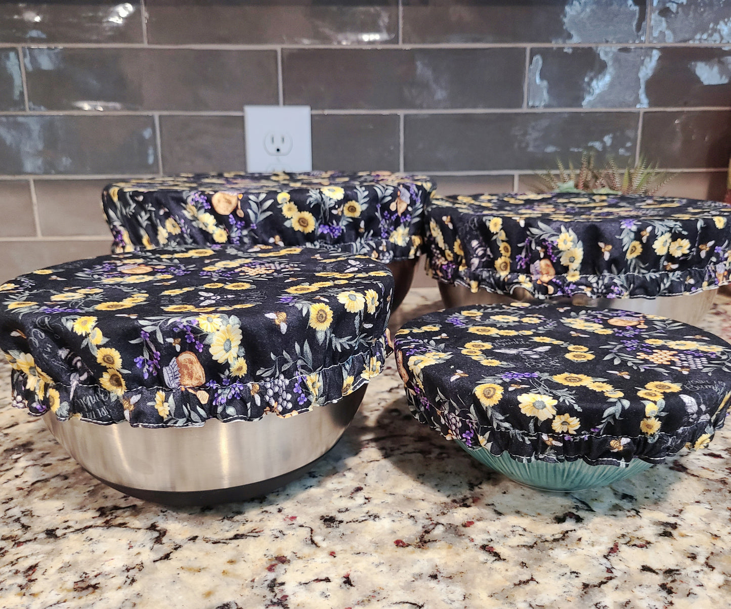 Bowl Cover:  Patriotic Ditzy Flowers