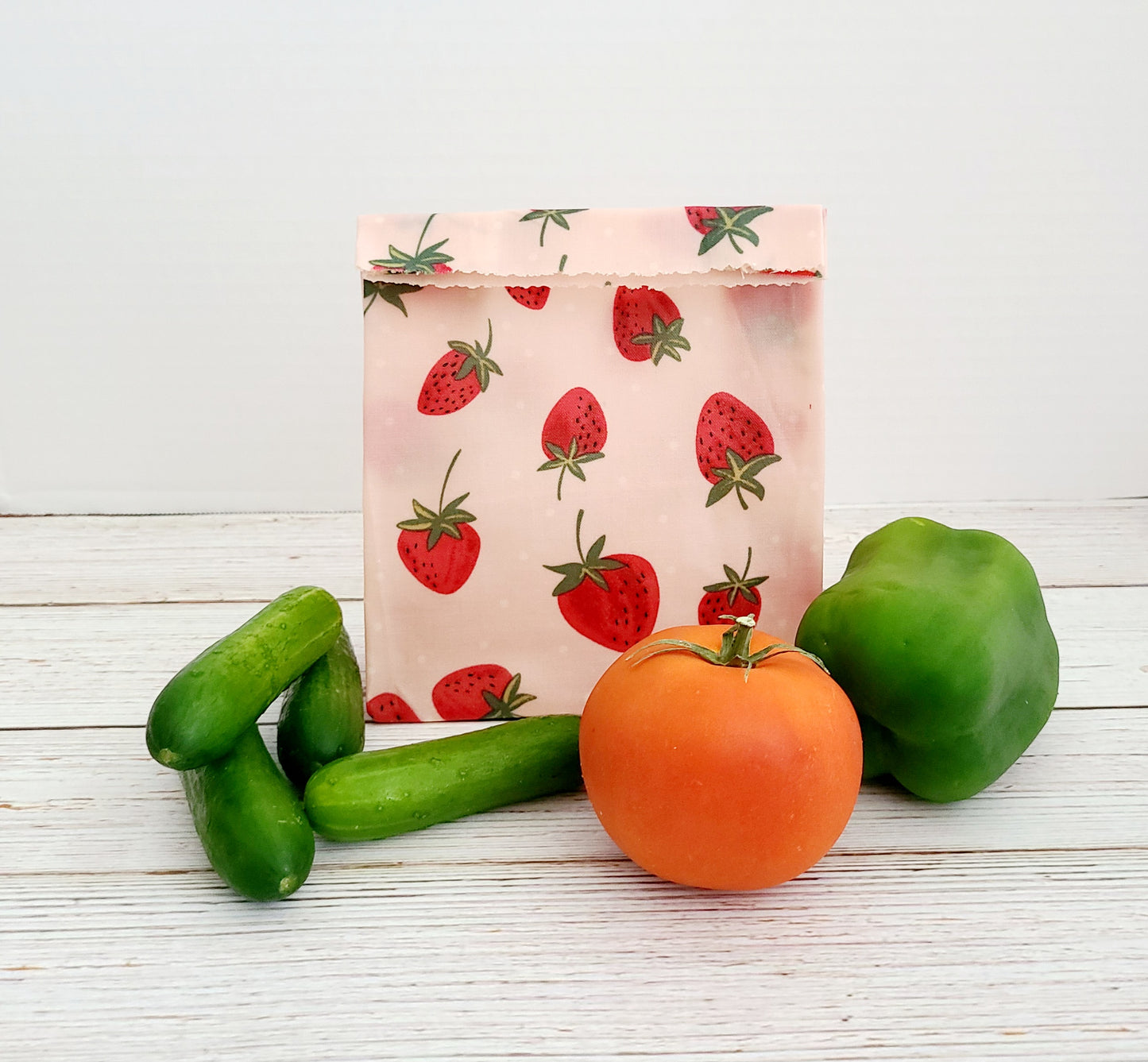 Beeswax Food Bag: Strawberries on Pink