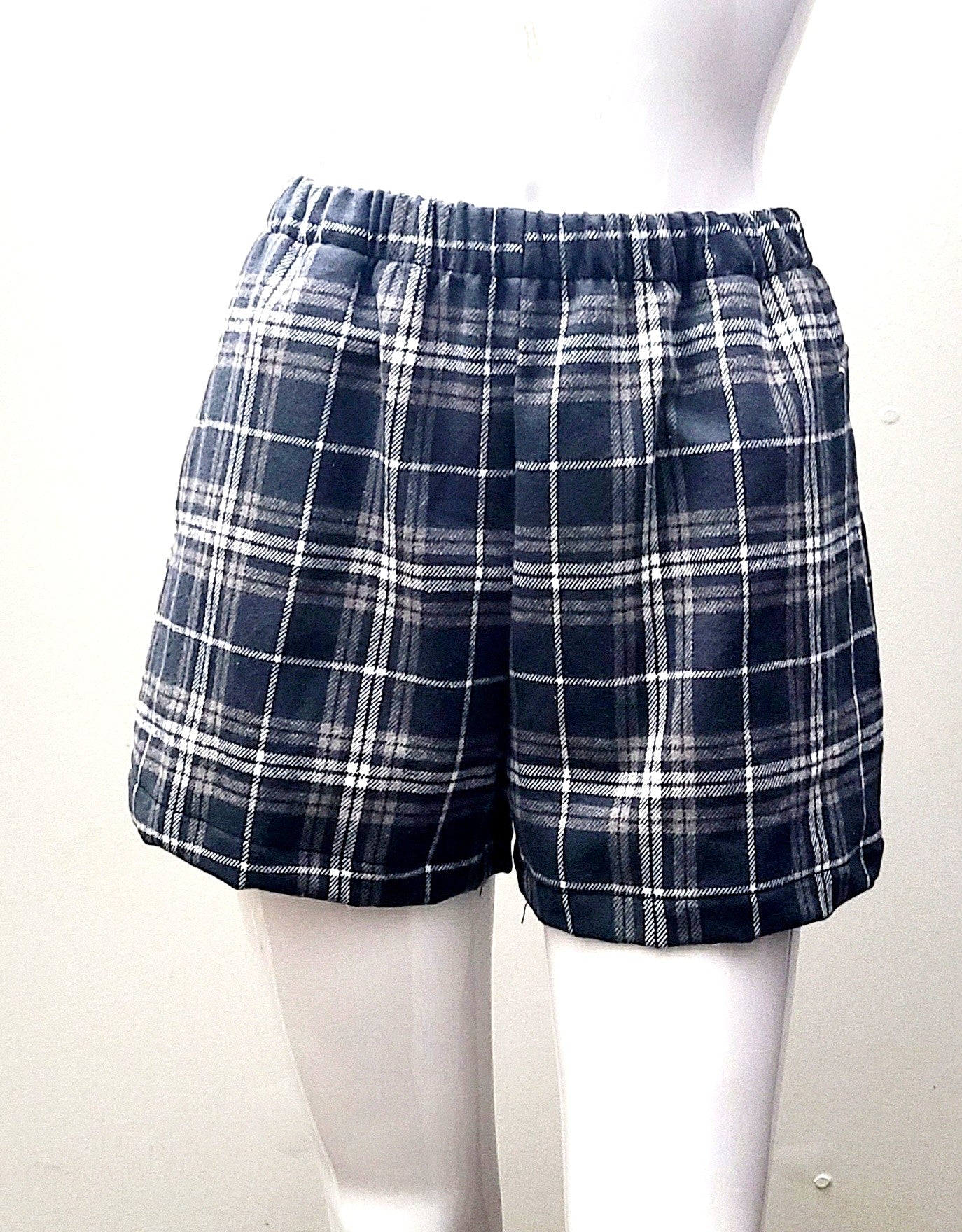 Comfort Shorts: Checkered Dark Charcoal